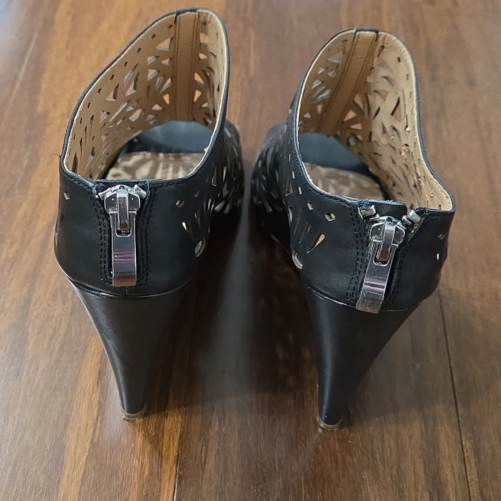 NICOLE MILLER ARTELIER BLACK LEATHER WEDGE LASER CUT OUT CAGE STYLE 7